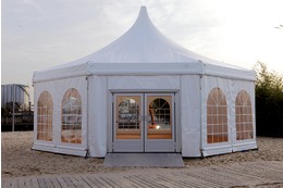 Двускатные шатры для  мероприятий и спорта от 100 кв/м: Шатёр  5х10 м шестигранный